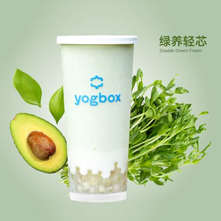 豌豆颠牛油果酸奶昔