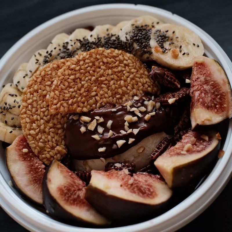 香浓可可·Nutella榛子香蕉无花果碗(底铺可可华夫格)