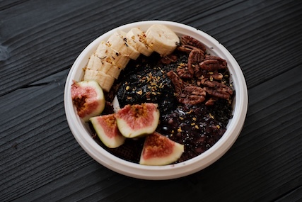 谷物飘香·黑芝麻血糯米碗（底铺榛子麦片）
