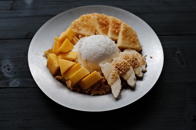 浓浓香草·芒果凤梨炒米奶皮子碗（底铺玉米片）