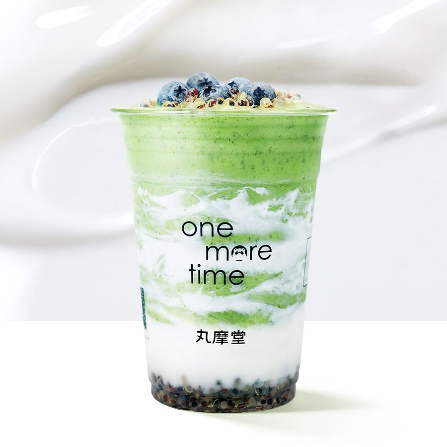 清体蓝莓羽衣甘蓝藜麦酸奶昔